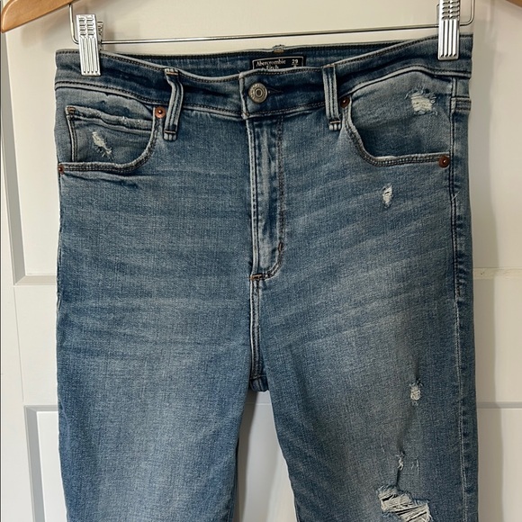 Abercrombie & Fitch Blue Cropped Jeans - Picture 3 of 11